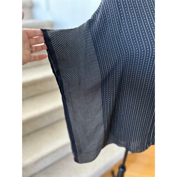 Vince Black White Printed Dolman Sleeve Silk Blouse - Picture 5 of 8